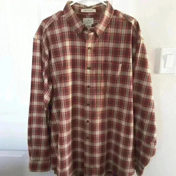 L.L. Bean Men's XL traditional fit Shirt - Picture 1 of 6
